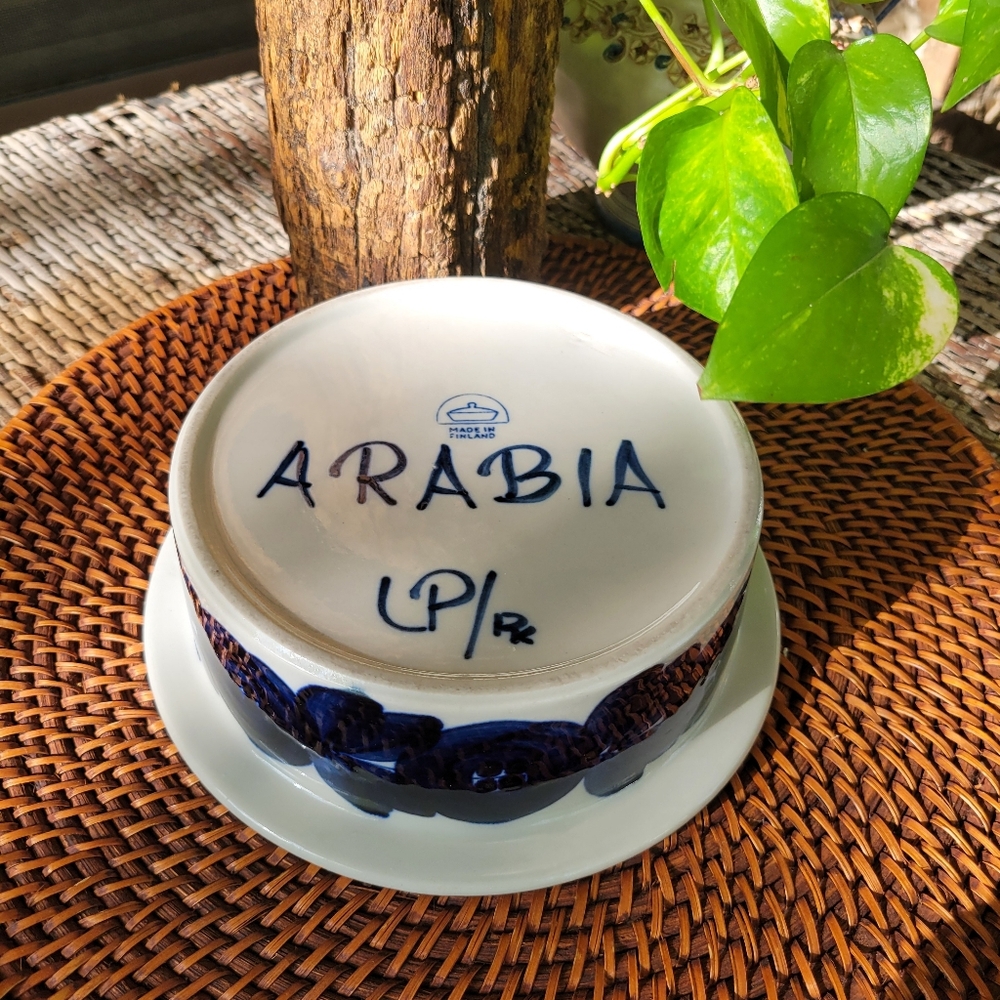 Arabia of Finland Anemone Blue 7"  Bowl